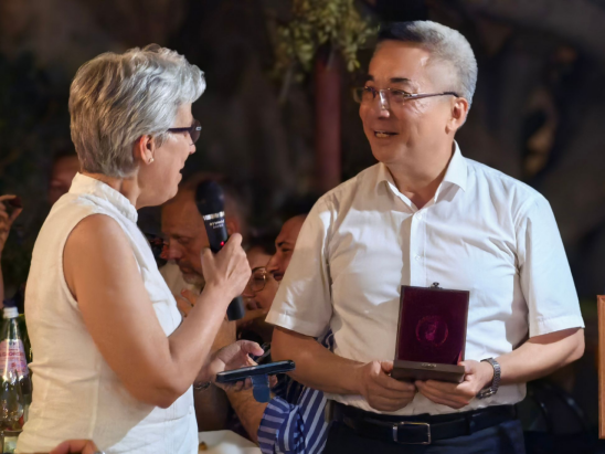 王焰新院士榮獲國際地球化學協會最高獎-中國地質大學(武漢)-地大熱能 王焰新院士榮獲國際地球化學協會最高獎-中國地質大學(武漢)-地大熱能